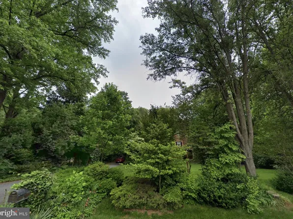 6811 Jeremiah Ct, Fairfax Station, VA 22039