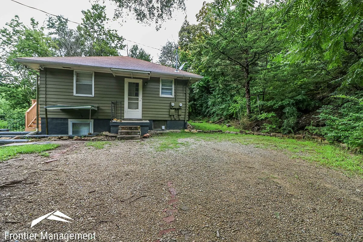 Building Photo - 605 Ratone Ln