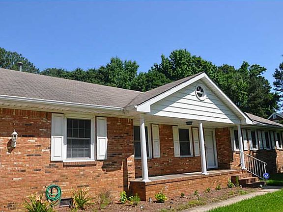 3rd image of 410 Kemp Ln