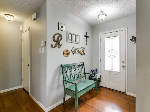 1981 Lariat Dr, Justin, TX 76247
