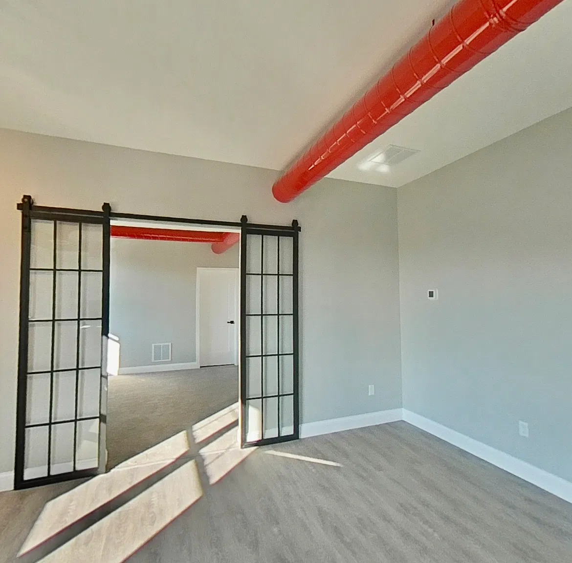 15 Oak St — Photo 3