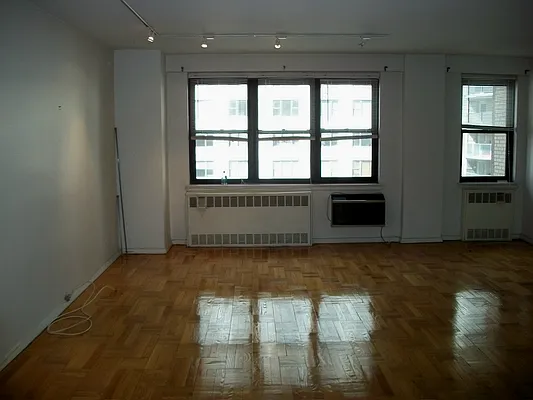 Sold by Manhattan Network Inc. | media 14