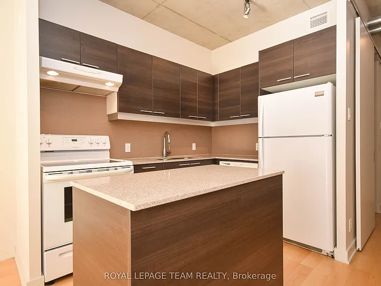 349 McLeod St #523 — Photo 8