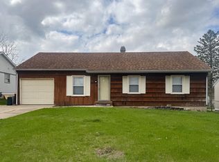 2247 Forest View Rd, Rockford, IL 61108