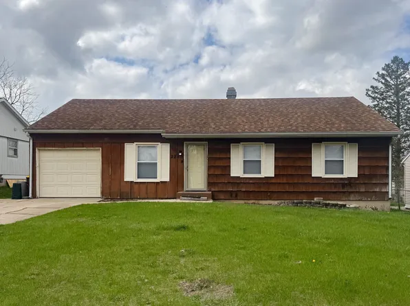 2247 Forest View Rd, Rockford, IL 61108