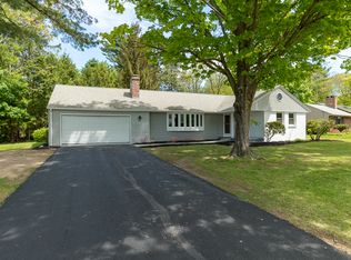 20 Laurel Ln, Longmeadow, MA 01106