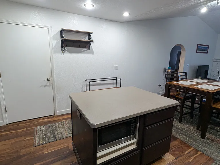 7160 Beaumont Cir — Photo 4