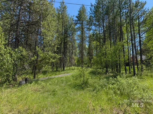 137 Lake Trail Dr, Donnelly, ID 83615