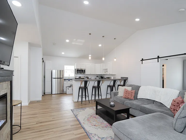 177 Thompson St — Photo 13