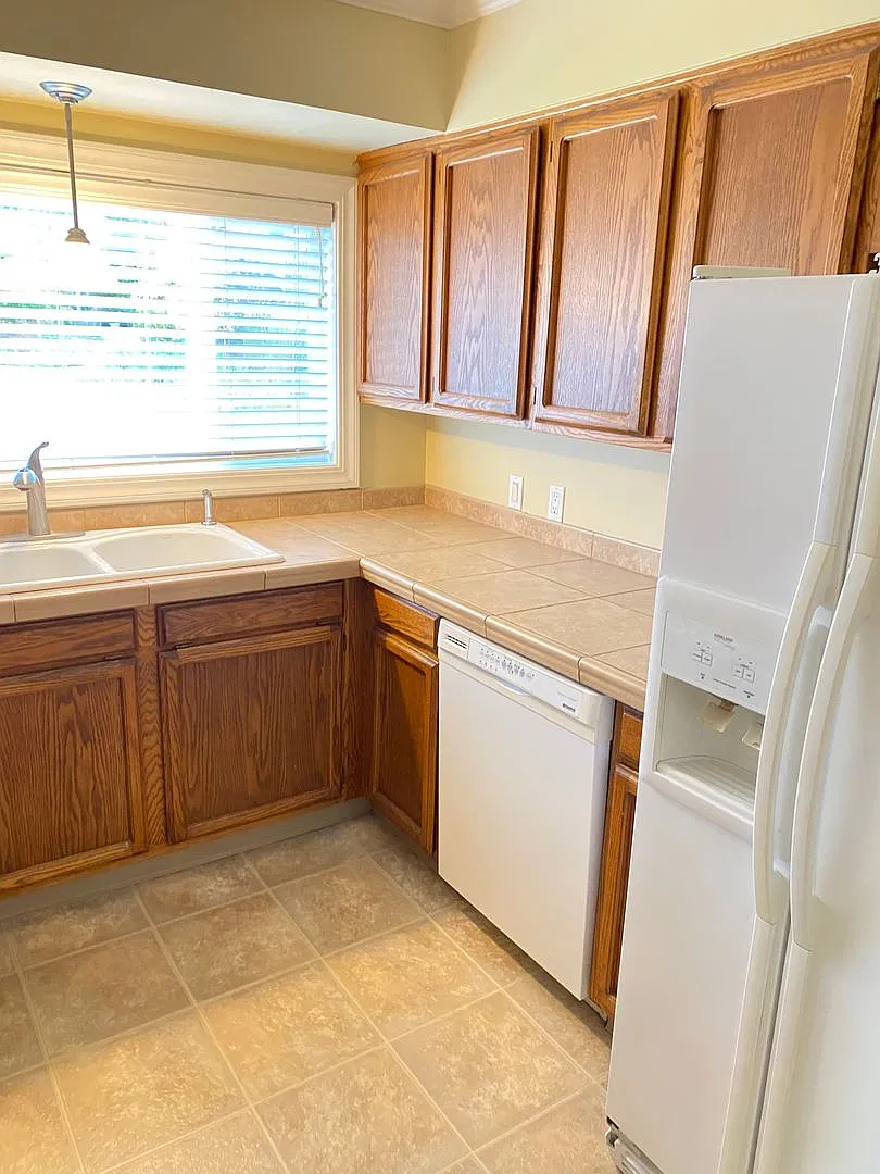 3 Bedroom Upgraded SW Portland Home! — Photo 3