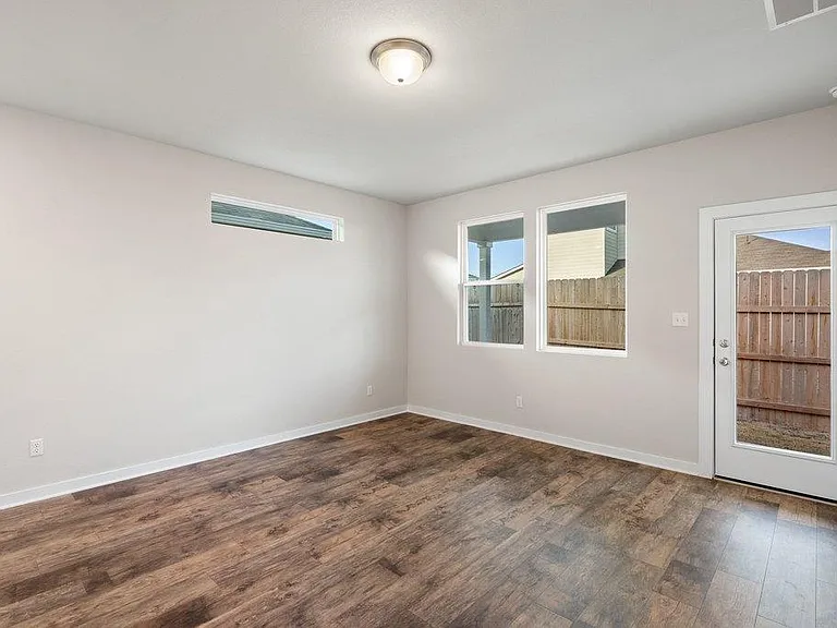 2310 Castillo Dr #71 — Photo 8