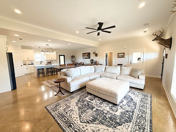 4th image of 324 Herchel Gallop Rd