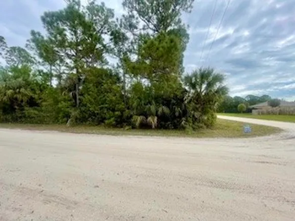 9750 81st St, Vero Beach, FL 32967