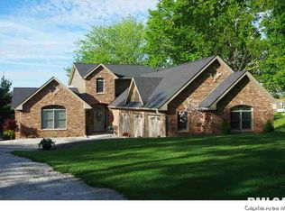 113 Apricot Point, Petersburg, IL 62675
