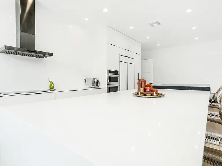 7417 E Paradise Dr — Photo 12