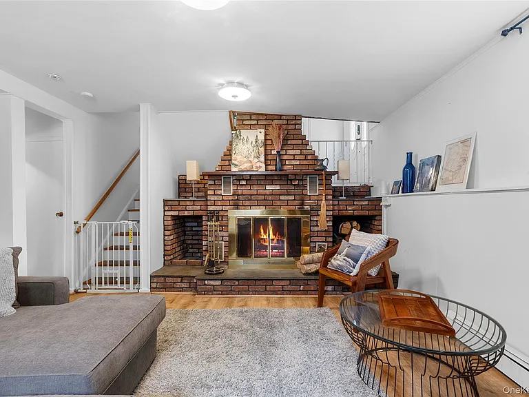 20 Walnut St — Photo 17