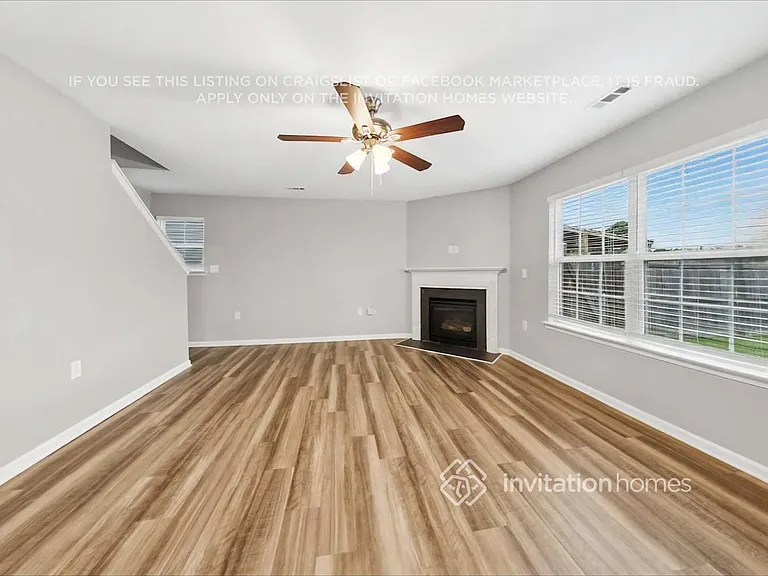 1719 Eastway Dr — Photo 6