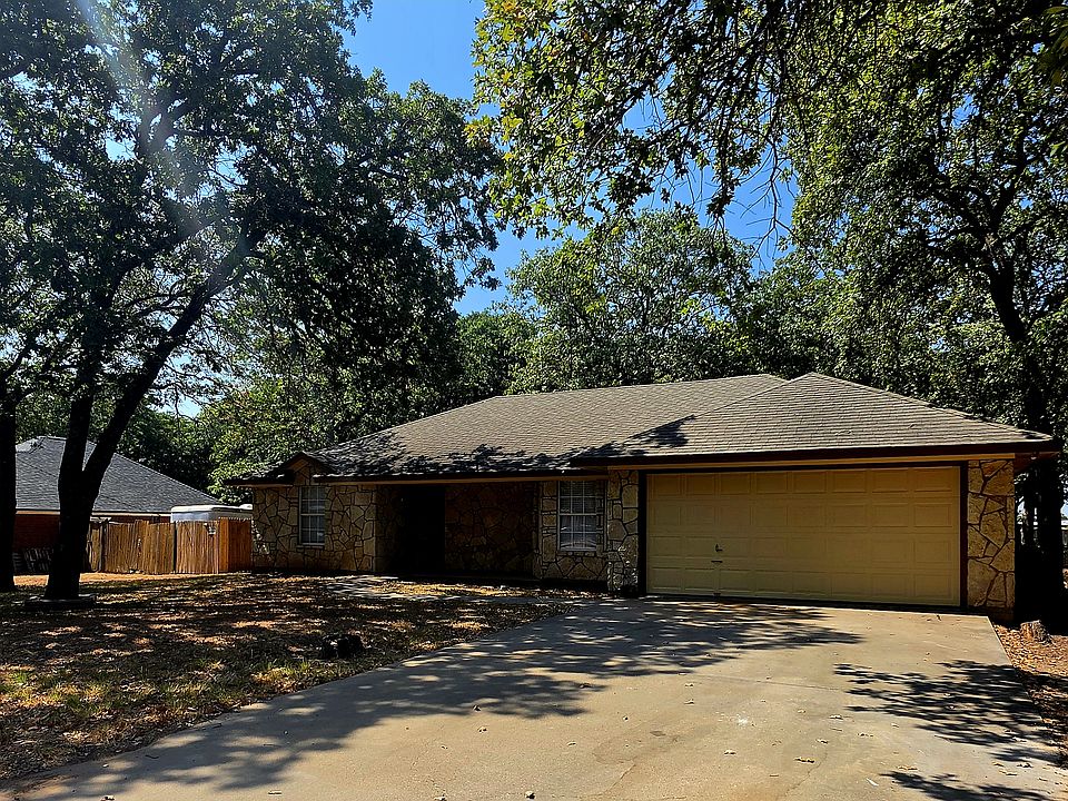1st image of 4618 Lyndi Ln