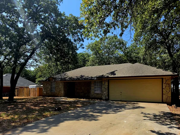 4618 Lyndi Ln, Granbury, TX 76049