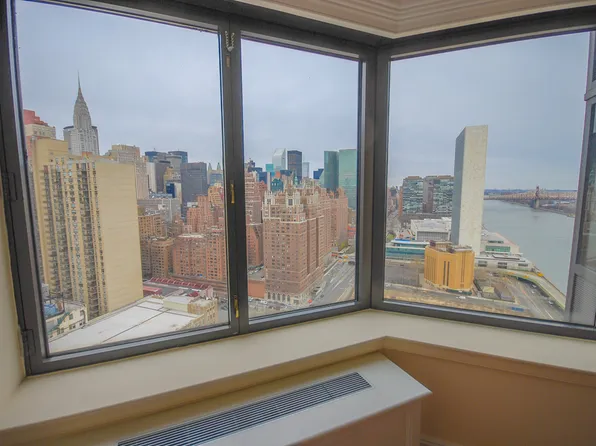 415 East 37th Street image 1 of 21