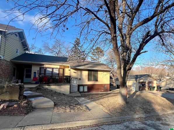 2220 S Lemon St, Sioux City, IA 51106