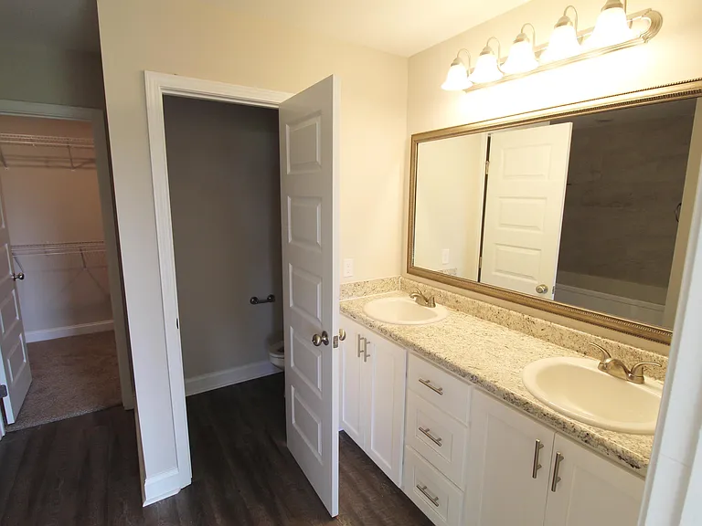406 Noble Ct — Photo 24