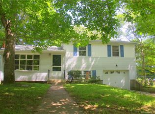 5 Barn Rd, Ledyard, CT 06339