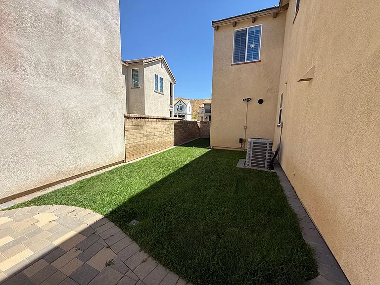 29052 W Hills Dr — Photo 40