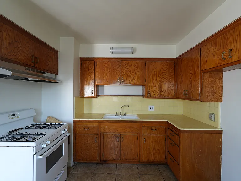 201 Grandview Dr #205-1/2 — Photo 8