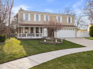 16254 Cobham Ct, Clinton Township, MI 48038