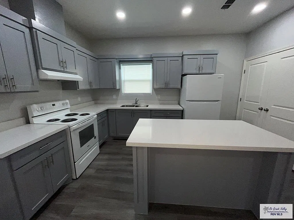 2 bed, 1.0 bath, 840 sqft, $1,100 — Photo 4