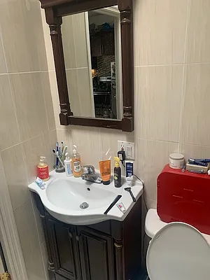 Rented by 50 Stanhope LLC | media 42