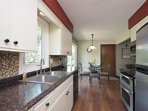 3rd image of 6750 Horseshoe Bend Dr