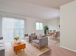 4338 Chatsworth Cir, Shoreview, MN 55126