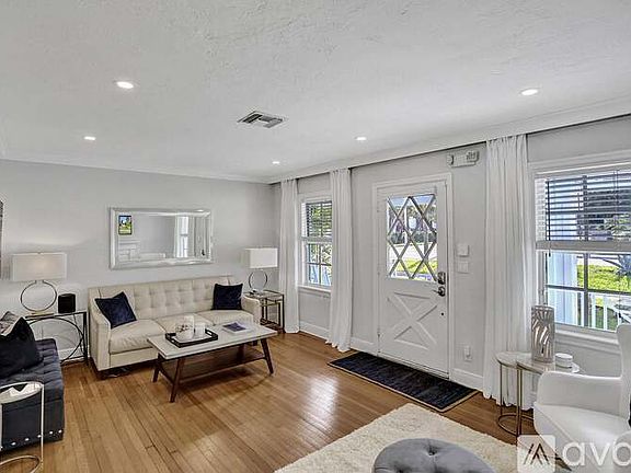 2nd image of 400 S Swinton Ave
