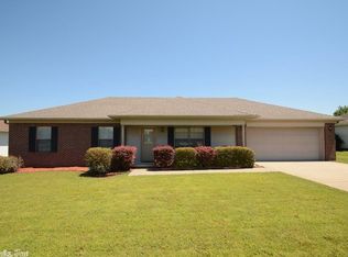 24 Applewood Dr, Cabot, AR 72023