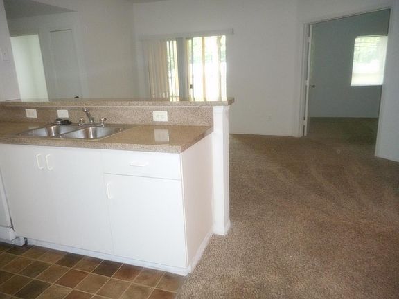 5th image of 401 Jordan Stuart Cir APT 103
