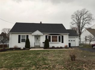 708 Salisbury Rd, Syracuse, NY 13219