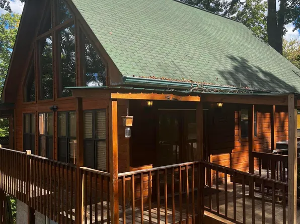 1724 N Dogwood Ln, Sevierville, TN 37876