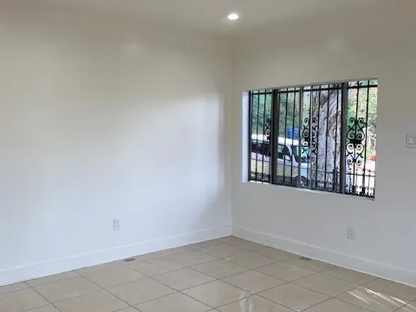 2005 W Avenue 33, Los Angeles, CA 90065