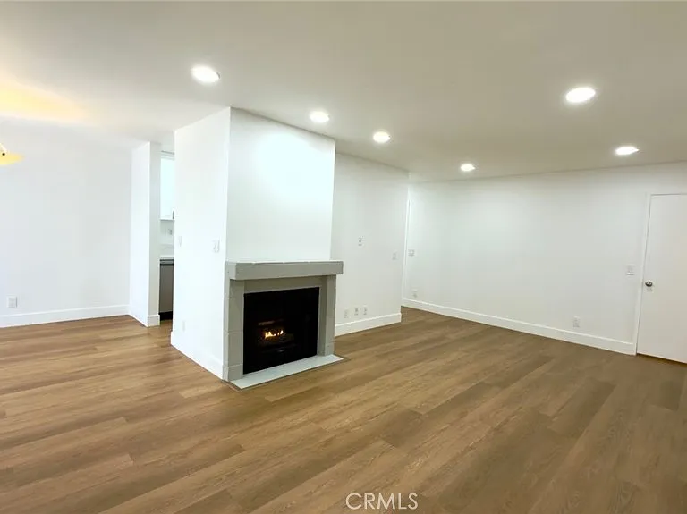 839 N Hayworth Ave #104 — Photo 7