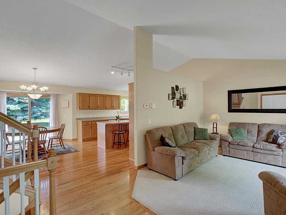 5th image of 12726 Mankato St NE