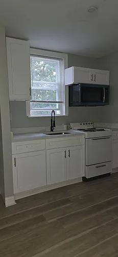 240 E Walnut Ln #3 Photo 1