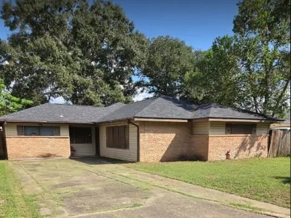 1102 Woods Dr, Liberty, TX 77575
