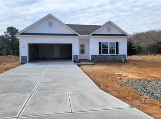 240 Macintosh Dr, King, NC 27021
