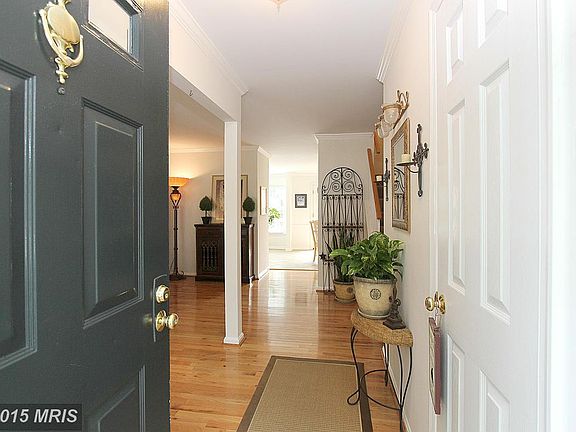 3rd image of 4493 Holly Ave