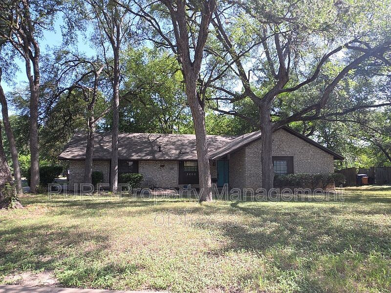 1st image of 3000 Lakeside Dr
