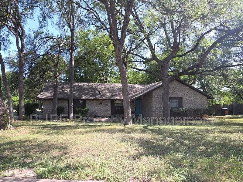 3000 Lakeside Dr