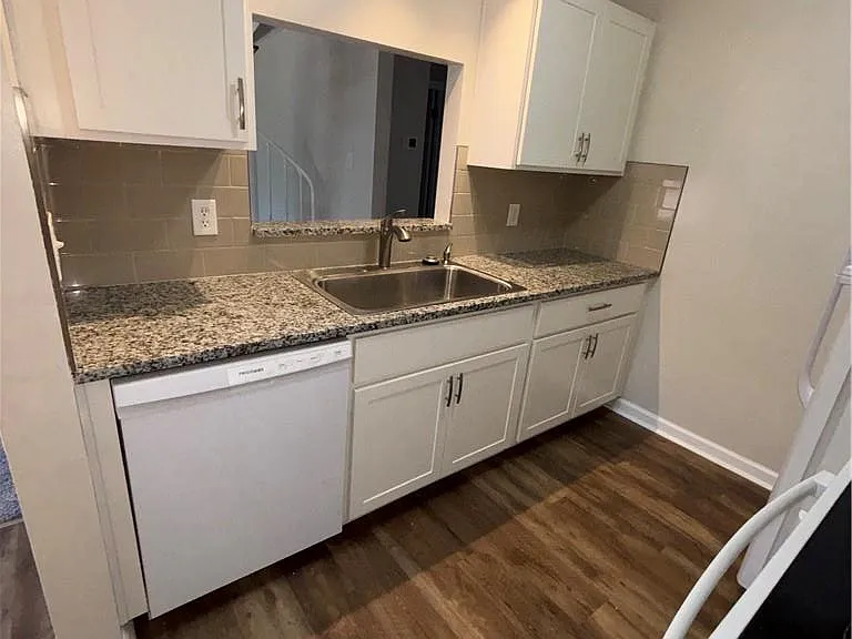1512 Colonial Ave #D — Photo 4