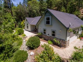 118 Mallory Heights Dr, Grants Pass, OR 97526